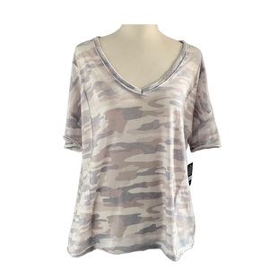 Lucky Brands NEW V-neck Camo T-shirt Medium Distressed Short sleeve Lightweight